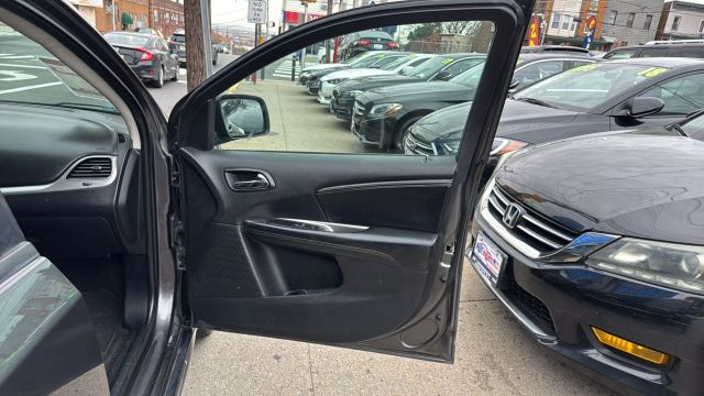 2019 DODGE JOURNEY SUV V6, 3.6 LITER CROSSROAD SPORT UTILITY 4D