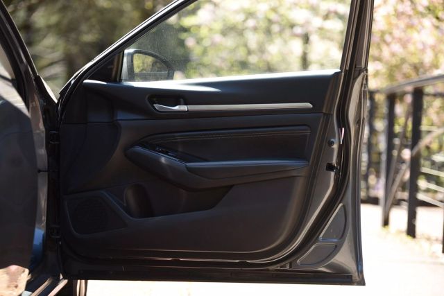 2021 Nissan Altima - Image 15