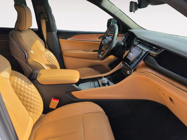 2022 Jeep Grand Cherokee - Image 15