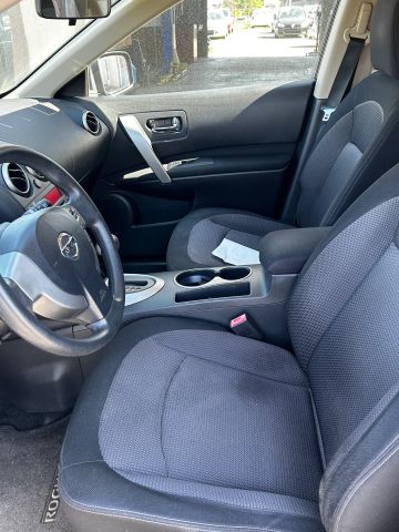 2010 Nissan Rogue - Image 8