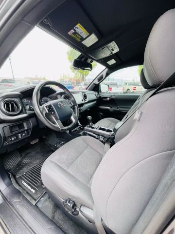 2018 Toyota Tacoma Double Cab - Image 18