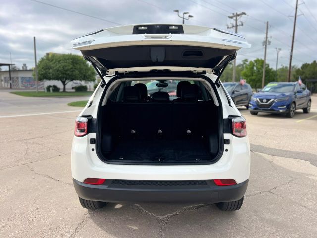 2017 JEEP COMPASS SUV 4-CYL, MULTIAIR, 2.4 LITER ALL NEW LATITUDE SPORT UTILITY 4D