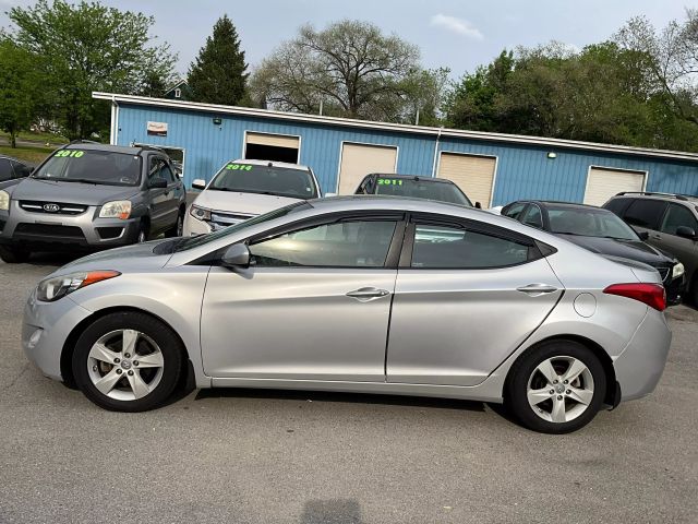 2013 Hyundai Elantra - Image 5