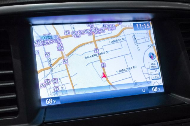 2016 Nissan Pathfinder Platinum Sport Utility 4d - Image 22