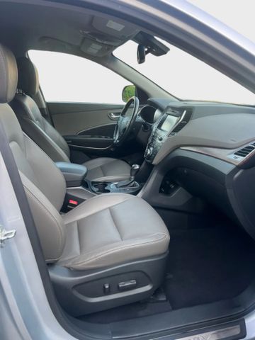 2017 Hyundai Santa Fe - Image 15