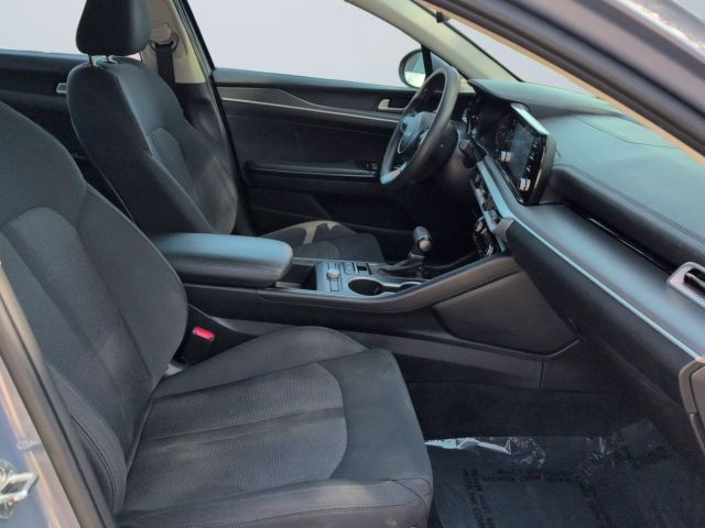 2022 Kia K5 - Image 15