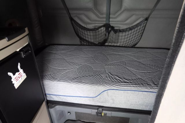 2017 Freightliner Cascadia - Image 8