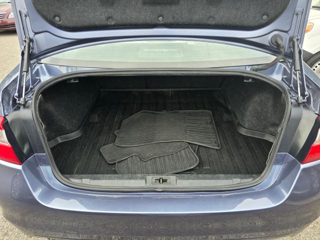 2015 Subaru Legacy - Image 13