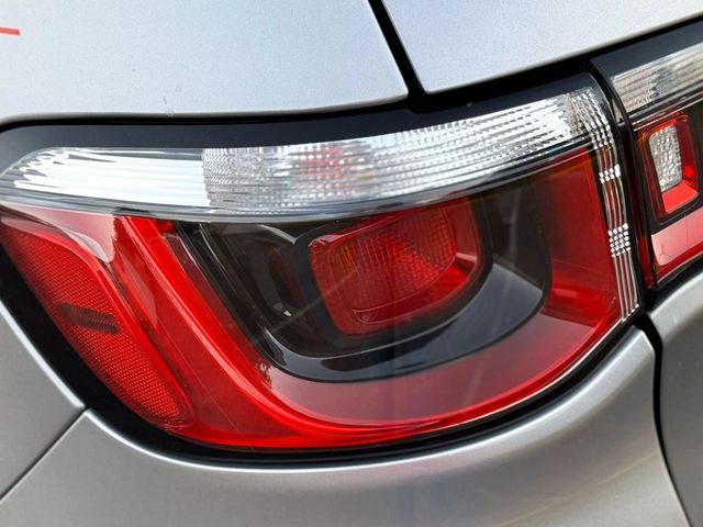2020 Jeep Compass - Image 23