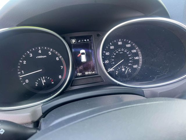 2017 Hyundai Santa Fe - Image 20