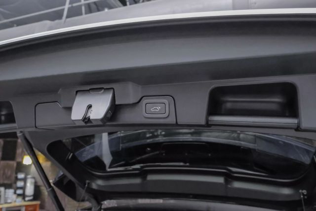 2018 Land Rover Range Rover Evoque Se Premium Sport Utility 4d - Image 47