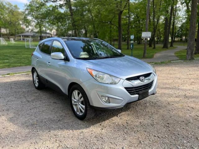 2011 Hyundai Tucson Limited Sport Utility 4d - Image 4