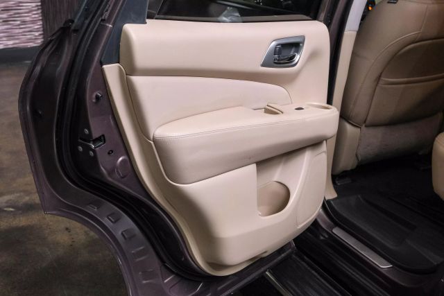 2016 Nissan Pathfinder Platinum Sport Utility 4d - Image 42