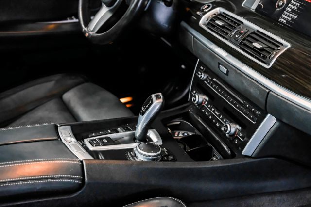 2017 Bmw 5 Series 535i Gran Turismo Xdrive Sedan 4d - Image 28