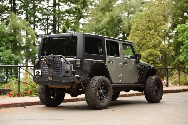 2016 Jeep Wrangler - Image 13