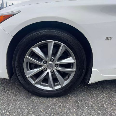 2015 Infiniti Q50 3.7 Premium Sedan 4d - Image 36