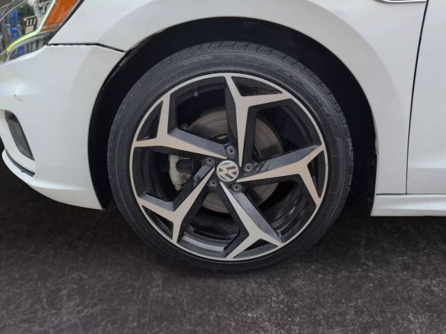 2020 Volkswagen Passat - Image 14