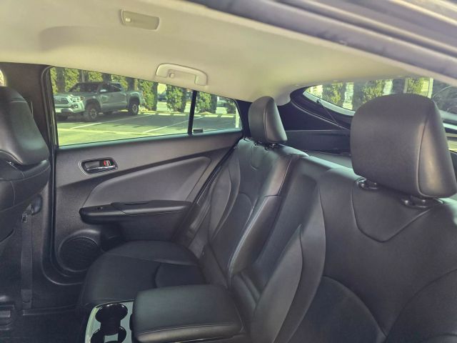 2017 Toyota Prius Prime - Image 41