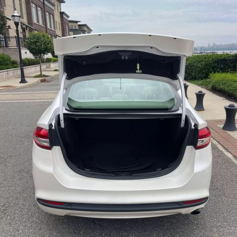 2018 Ford Fusion Se Sedan 4d - Image 9