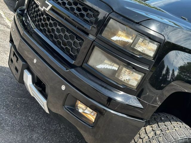 2015 Chevrolet Silverado 1500 Crew Cab - Image 9