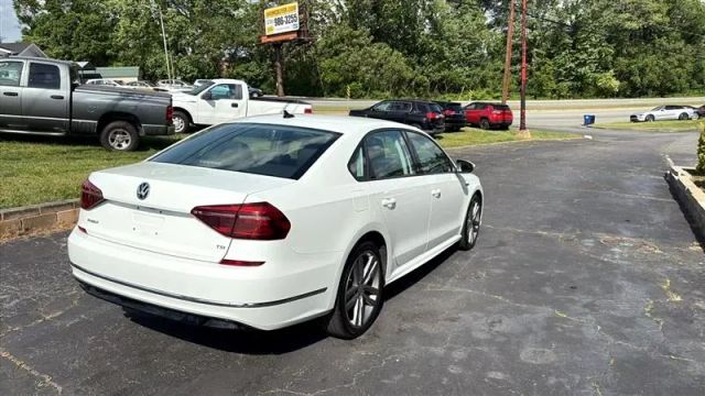 2018 Volkswagen Passat - Image 5