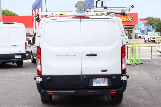 2018 Ford Transit 250 Van - Image 17