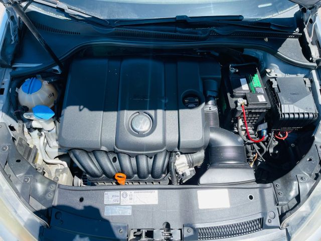 2012 Volkswagen Golf - Image 11