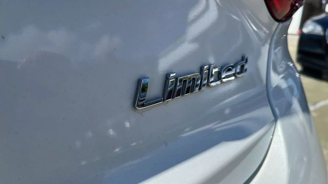 2017 Hyundai Sonata - Image 3