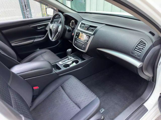 2016 Nissan Altima - Image 21