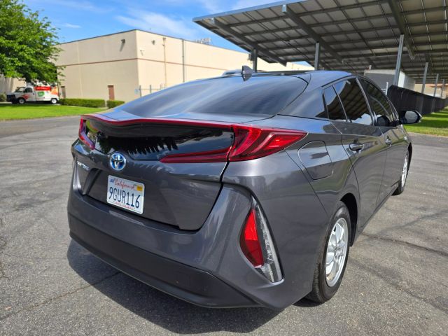 2017 Toyota Prius Prime - Image 8