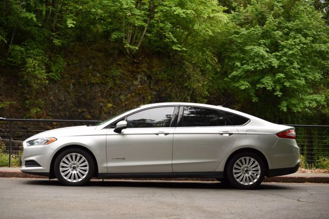 2015 Ford Fusion - Image 2