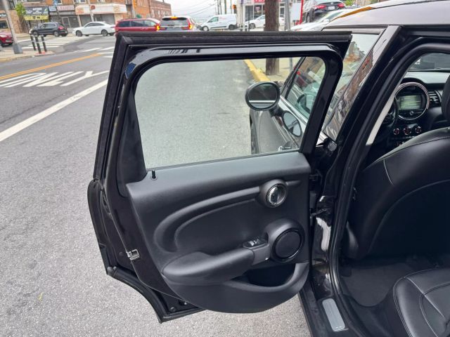 2018 MINI HARDTOP 4 DOOR HATCHBACK 3-CYL, TURBO, 1.5 LITER COOPER HATCHBACK 4D