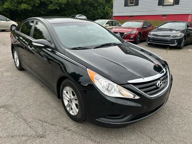 2014 Hyundai Sonata - Image 3