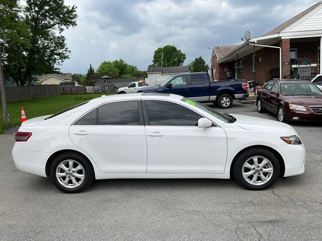 2011 Toyota Camry - Image 4