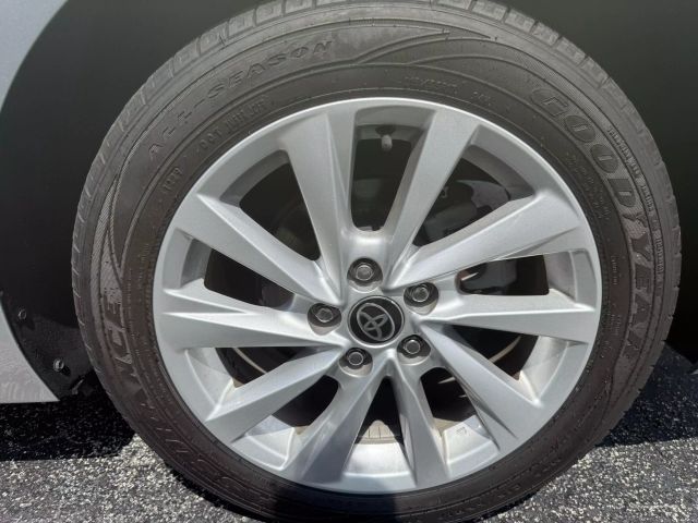 2021 Toyota Camry - Image 23