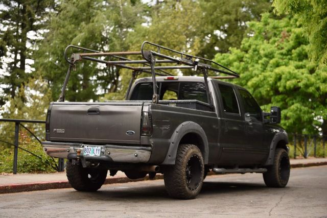 2003 Ford F250 Super Duty Crew Cab - Image 10