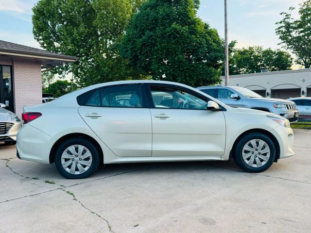 2018 Kia Rio - Image 11