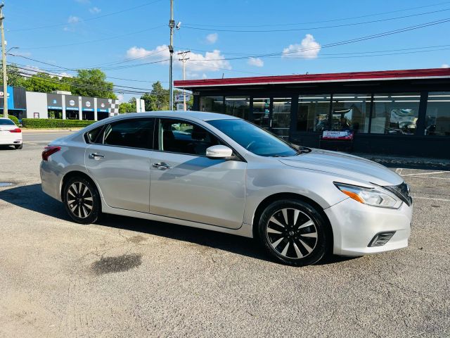 2018 Nissan Altima - Image 2
