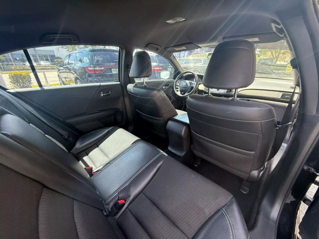 2016 Honda Accord - Image 17
