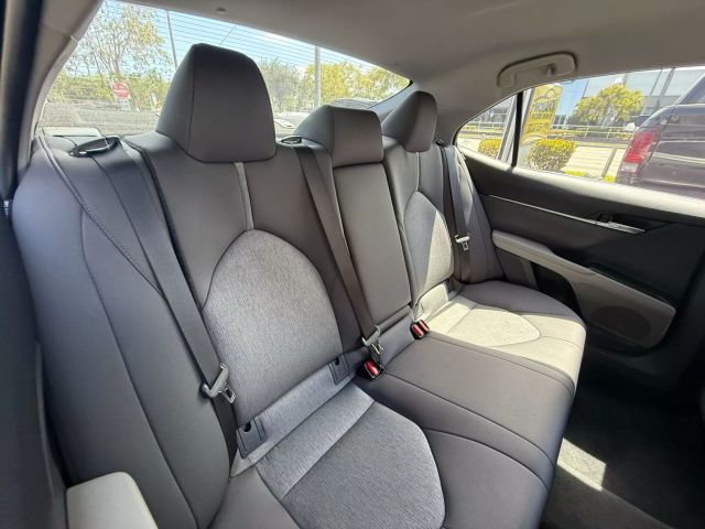 2021 Toyota Camry - Image 16