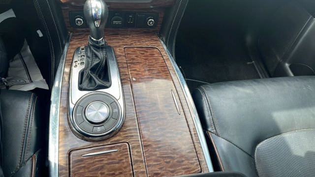 2019 Nissan Armada - Image 18