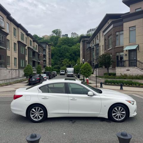 2015 Infiniti Q50 3.7 Premium Sedan 4d - Image 8