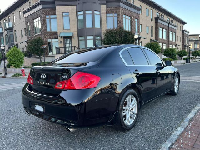 2015 Infiniti Q40 Sedan 4d - Image 4