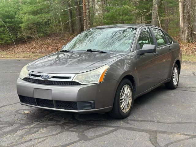 2011 Ford Focus Se Sedan 4d - Image 2