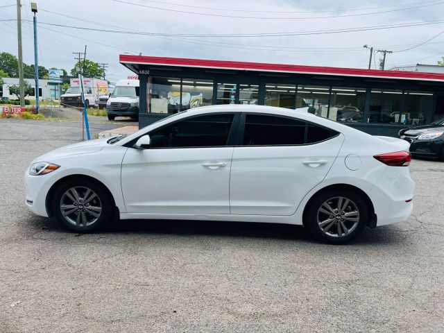 2018 Hyundai Elantra - Image 11