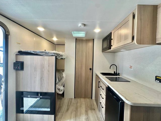 2025 Keystone Rv Coleman - Image 13