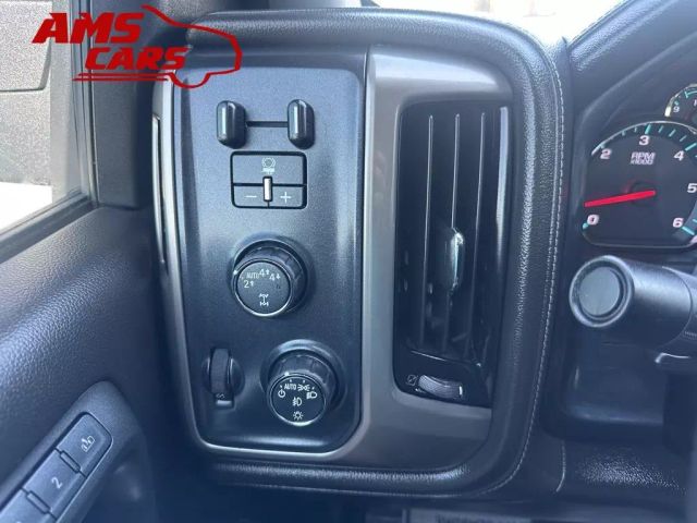 2017 Chevrolet Silverado 1500 Crew Cab - Image 38