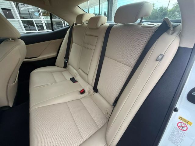 2015 Lexus Is - Image 12
