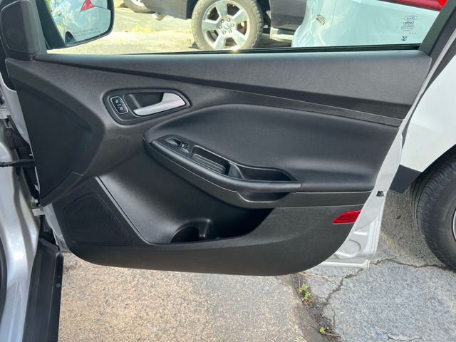 2016 Ford Focus - Image 28