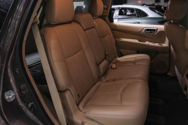 2016 Nissan Pathfinder Platinum Sport Utility 4d - Image 31